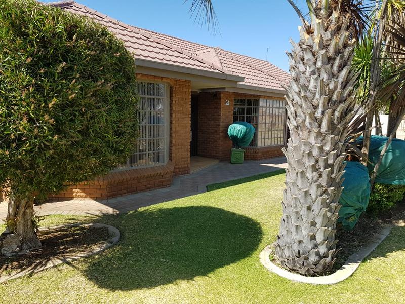 4 Bedroom Property for Sale in Naudeville Free State